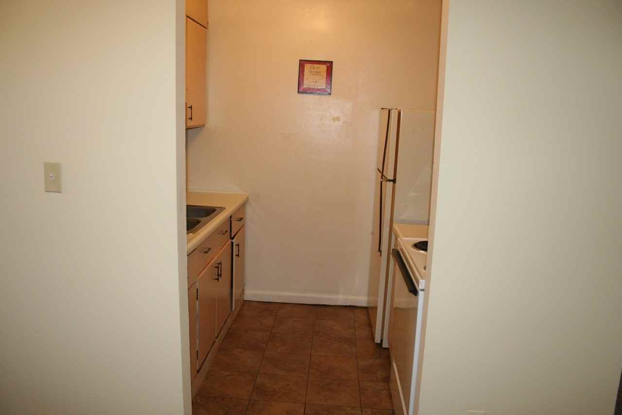 94 Caverns Boulevard - Photo 2 of 33