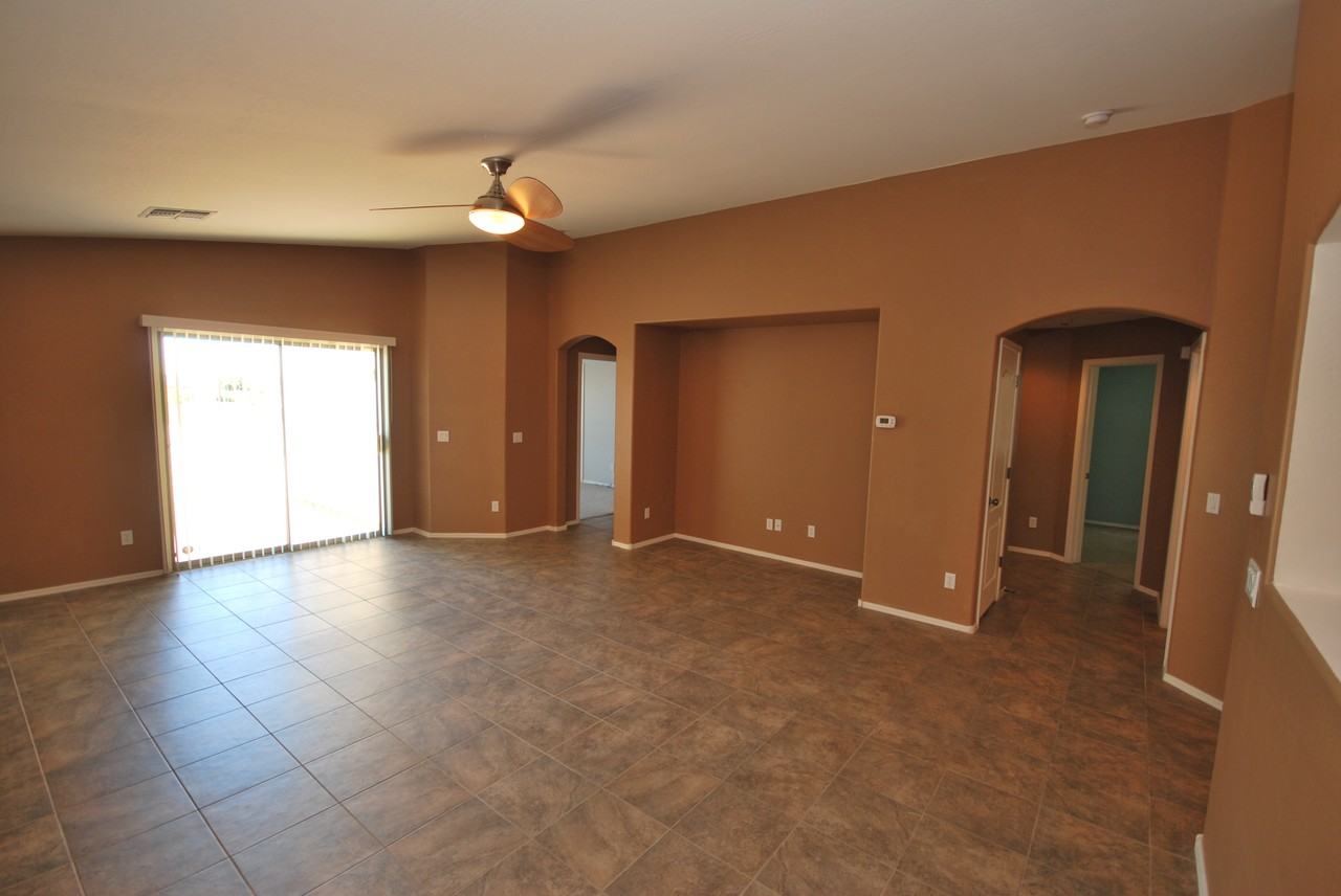 7808 S 48th Ln - Photo 2 of 20