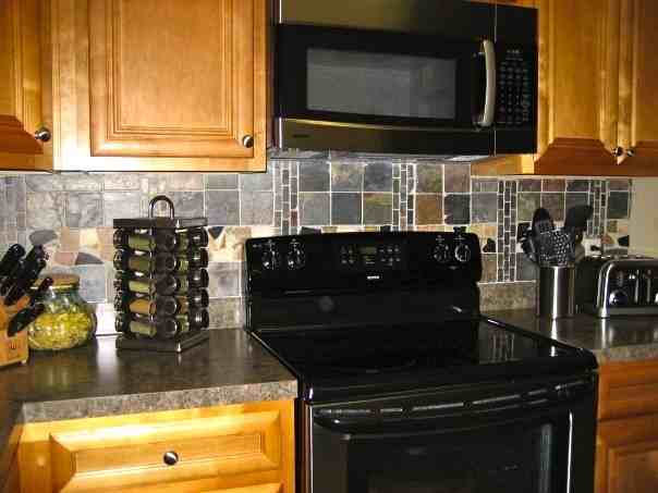 2722 Lakes Edge Ln - Photo 2 of 13