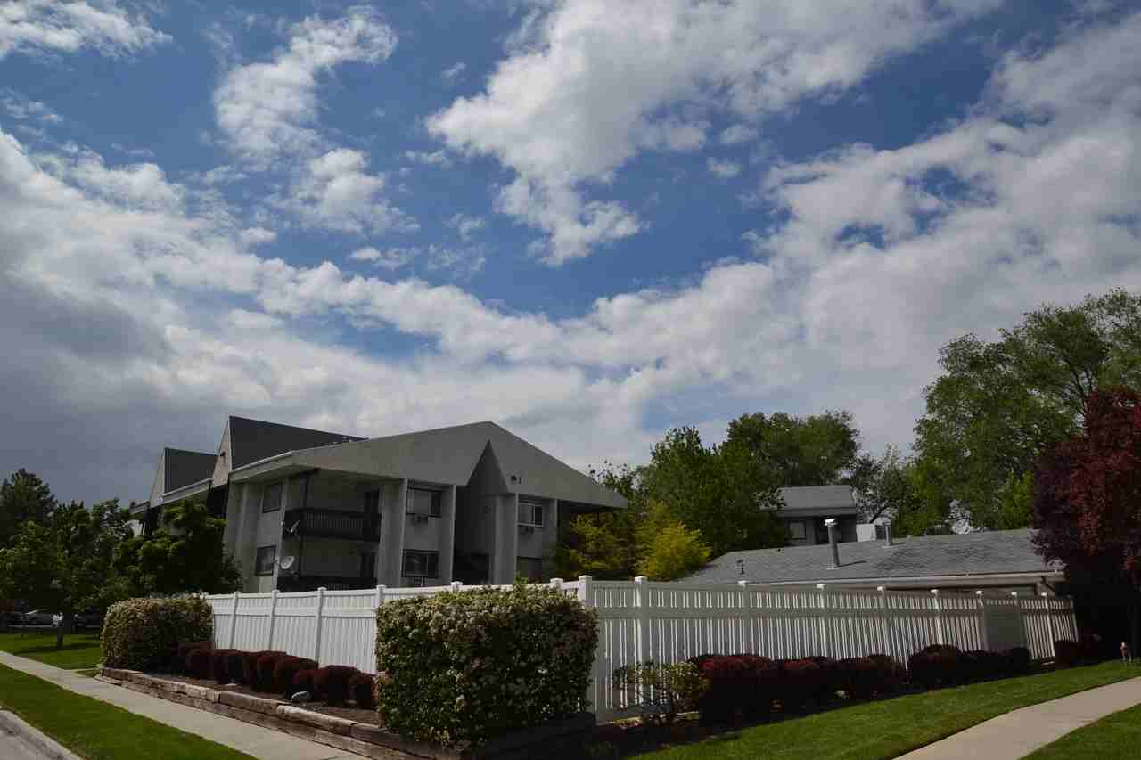 233 E Hill Ave #3 - Photo 2 of 14