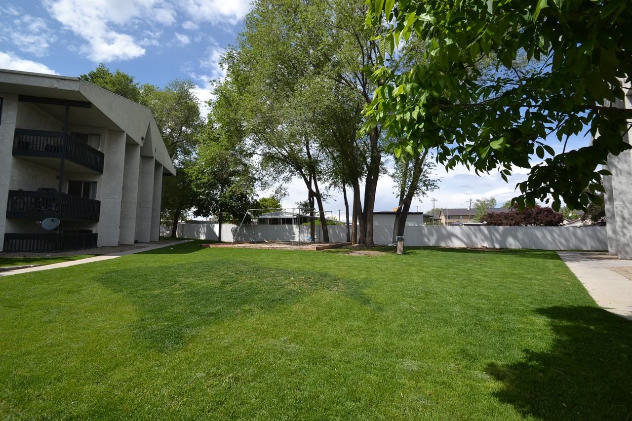 233 E Hill Ave #3 - Photo 3 of 14