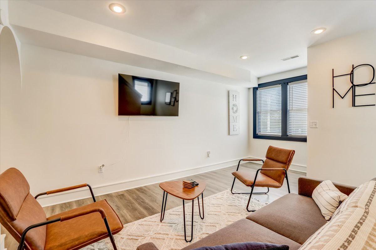 1855 N Pulaski St #1 - Photo 3 of 17