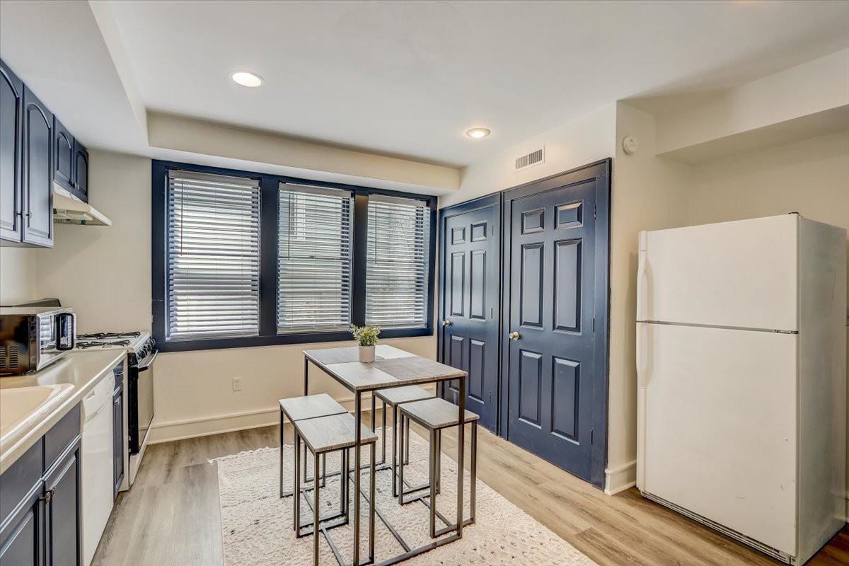 1855 N Pulaski St #1 - Photo 4 of 17
