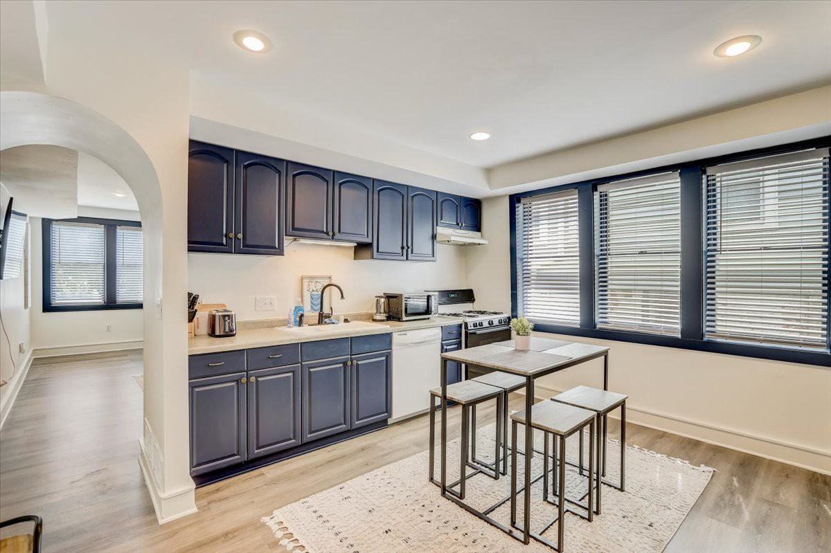 1855 N Pulaski St #1 - Photo 5 of 17