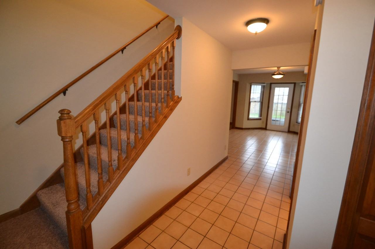 301 Prairie Valley Ct - Photo 3 of 13