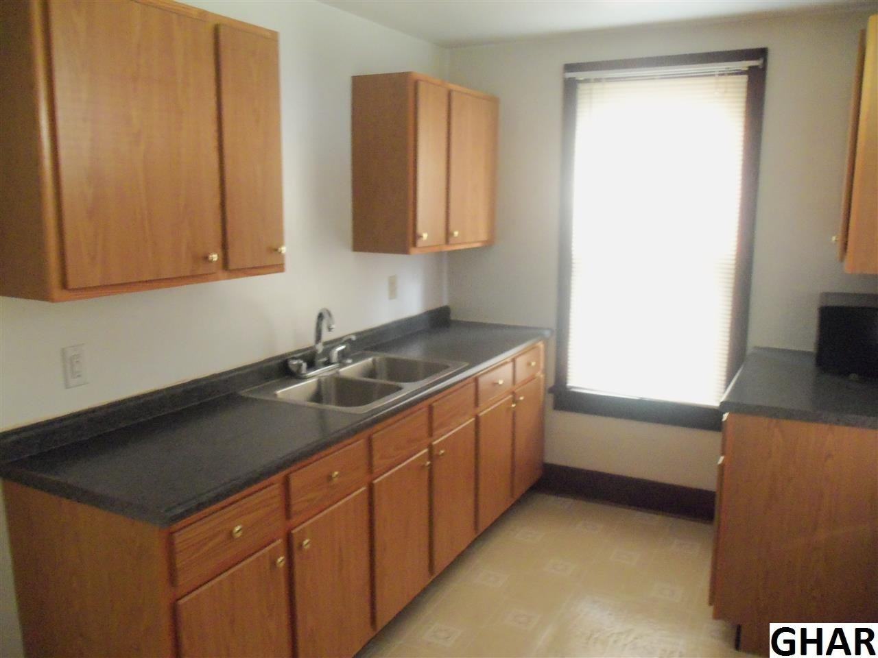 18 W Main St - Photo 3 of 6