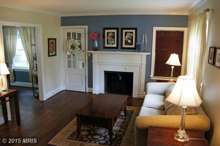 5528 Johnson Ave - Photo 3 of 10