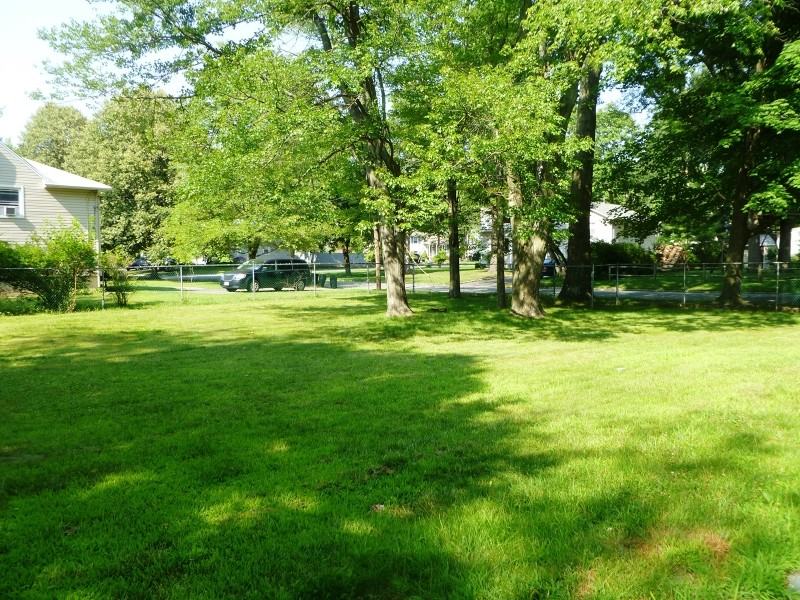 98 Irving Ave - Photo 2 of 8