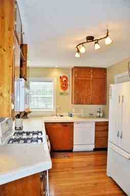 145 Normandy Ave - Photo 3 of 10