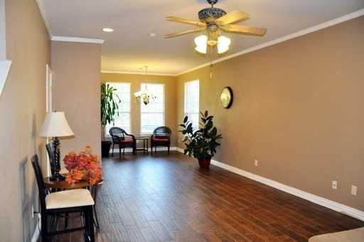 5104 Chesterfield Pl - Photo 2 of 9