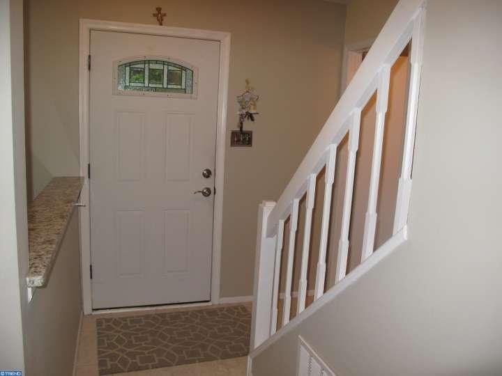 2301 Elberta Ln - Photo 3 of 24