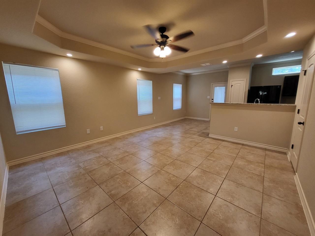 6930 Lakeview Dr #101 - Photo 3 of 10