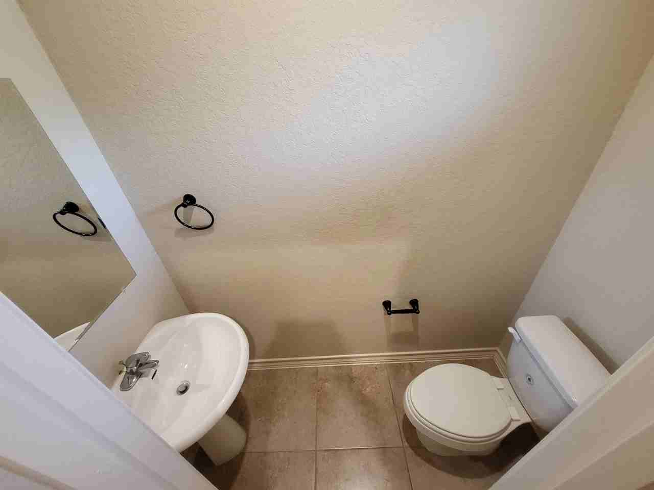 6930 Lakeview Dr #101 - Photo 5 of 10