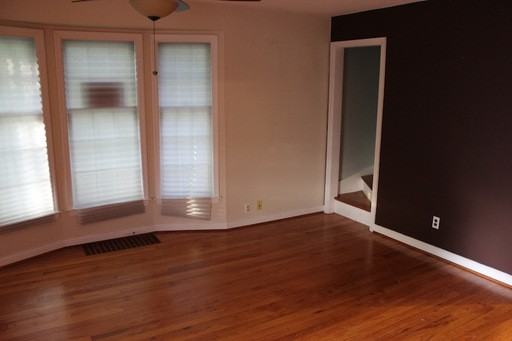 6042 Charlotte St - Photo 3 of 12