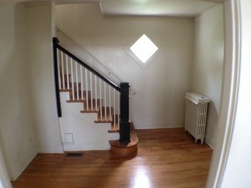 406 Hunt Ave - Photo 2 of 13