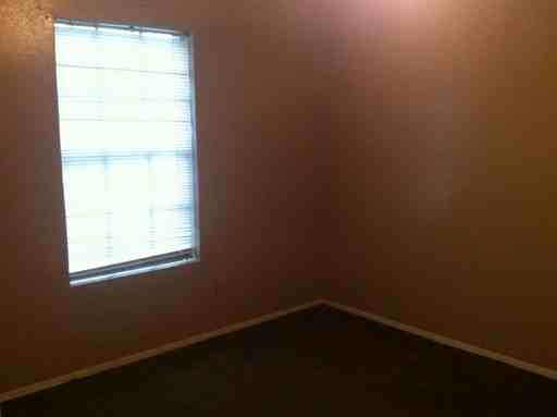 830 Stadium Dr - Photo 3 of 6