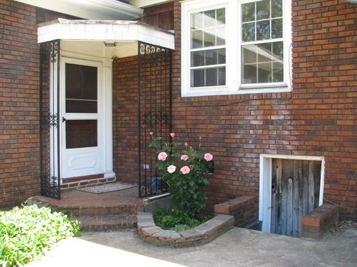 4319 Scottsville Rd - Photo 2 of 12