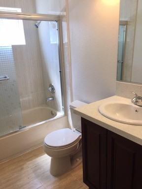 606 Hobart St - Photo 2 of 15