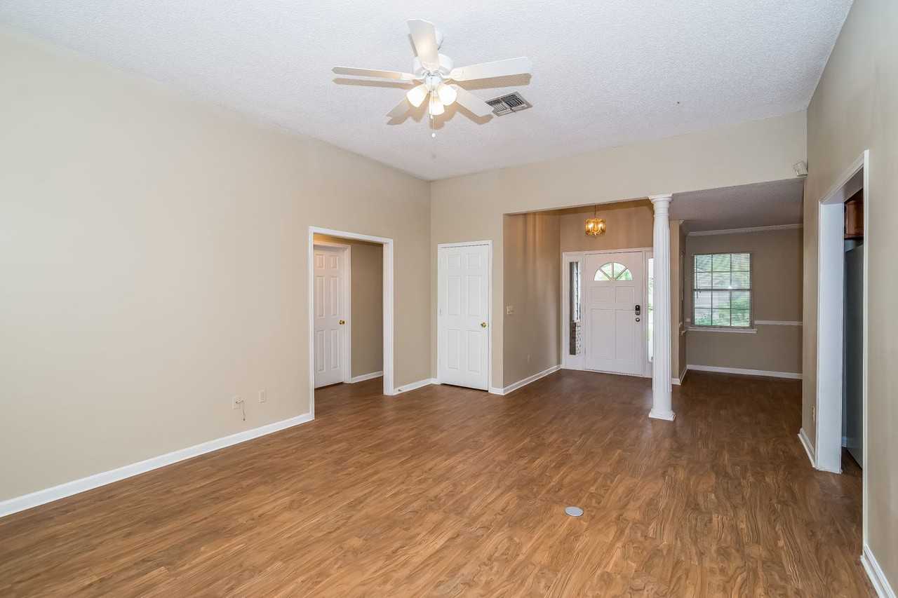 3921 Bald Eagle Ln - Photo 3 of 21