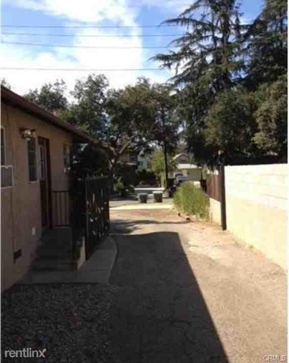 536 Cypress Ave - Photo 3 of 10