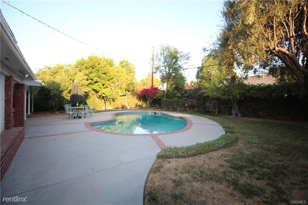 19816 Needles St - Photo 2 of 11