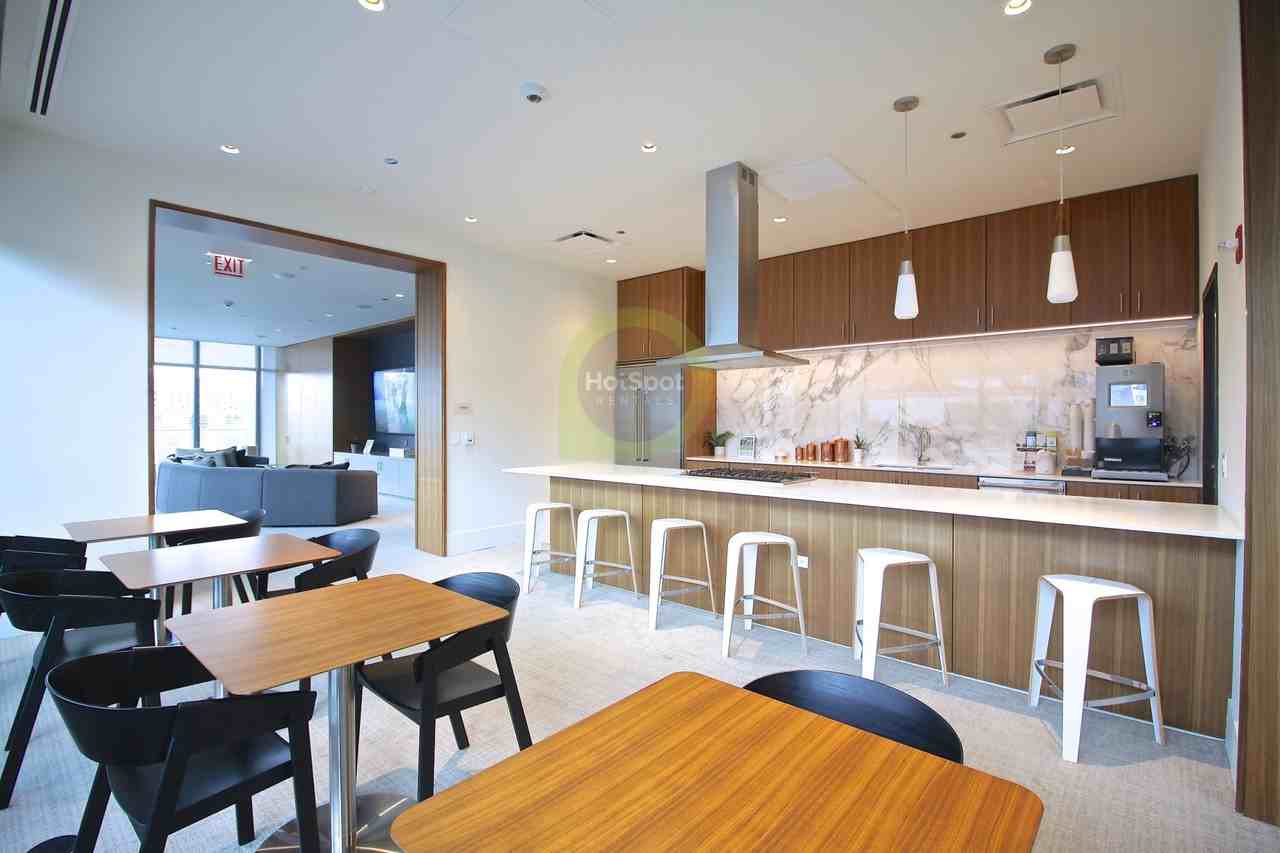 347 W Chestnut St #2-1 - Photo 7 of 12