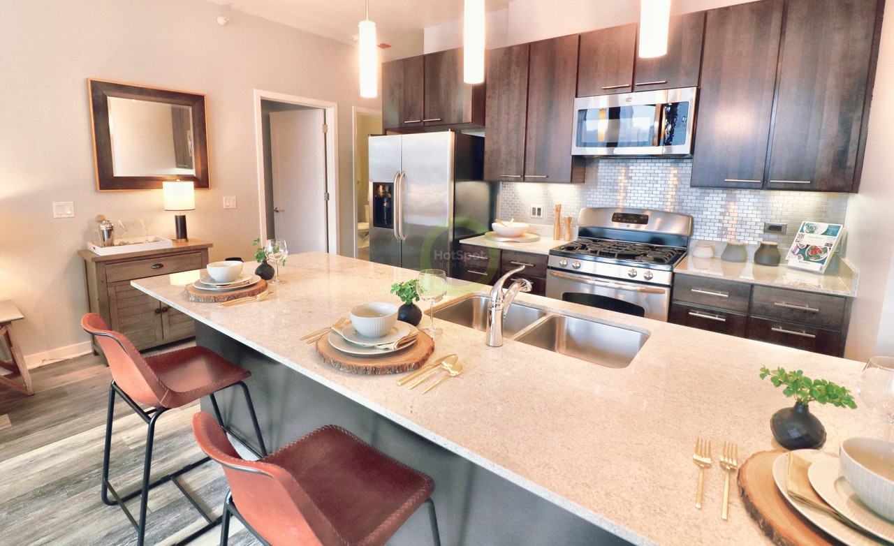 469 W Huron St #2-2DEN - Photo 4 of 22