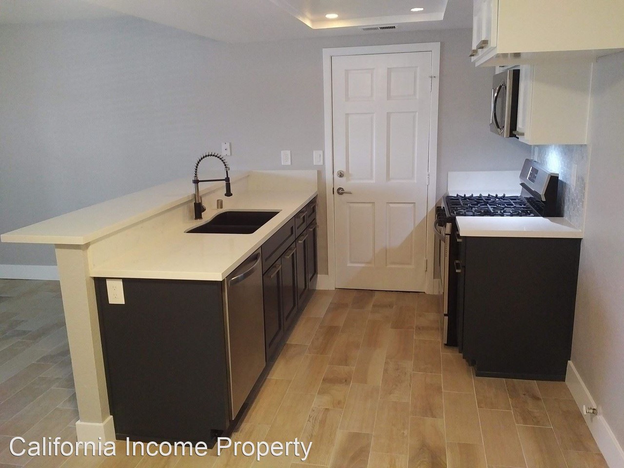 642 W. Maple Ave - Photo 3 of 18