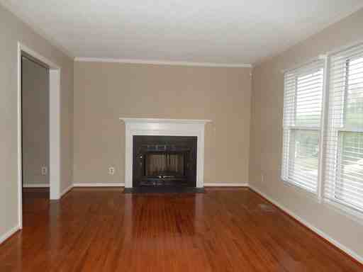 2717 Timbercrest Dr - Photo 2 of 15