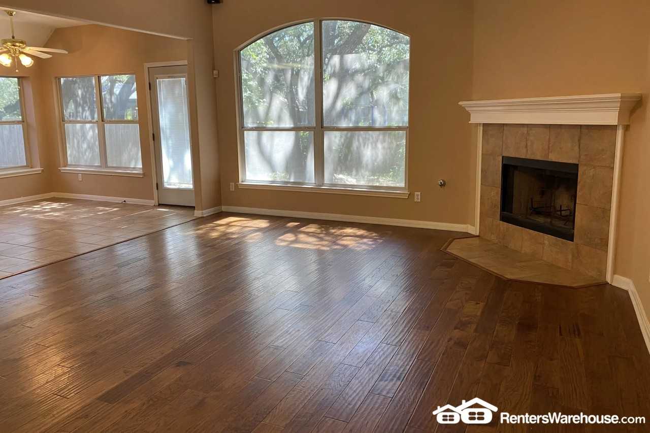 15821 W Dorman Dr - Photo 3 of 15