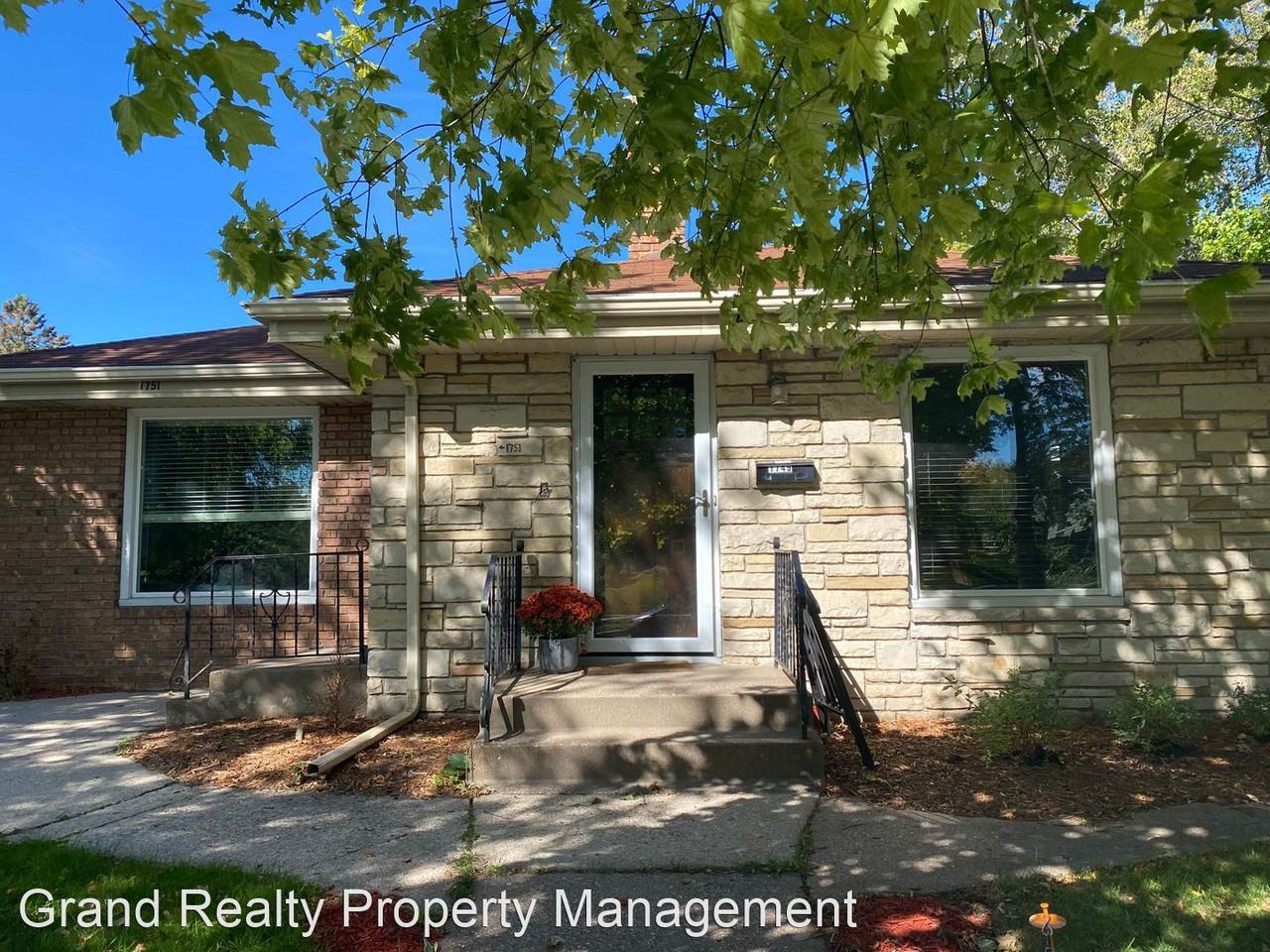 1749 1749/1751 Ford Parkway - Photo 2 of 12