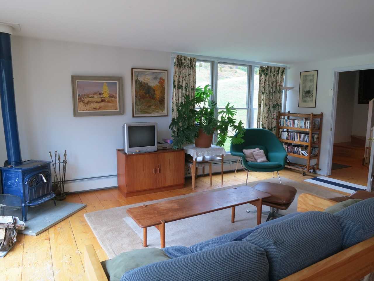 252 Bradford Rd - Photo 3 of 14