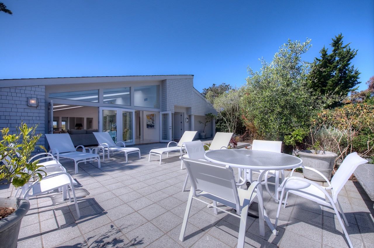 182 Seadrift Rd - Photo 3 of 10