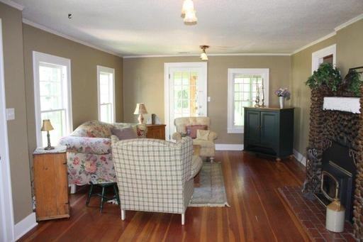 160 S 4th St - Photo 2 of 36