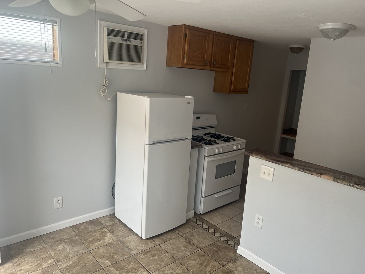 114 Elm St NE - Photo 3 of 12