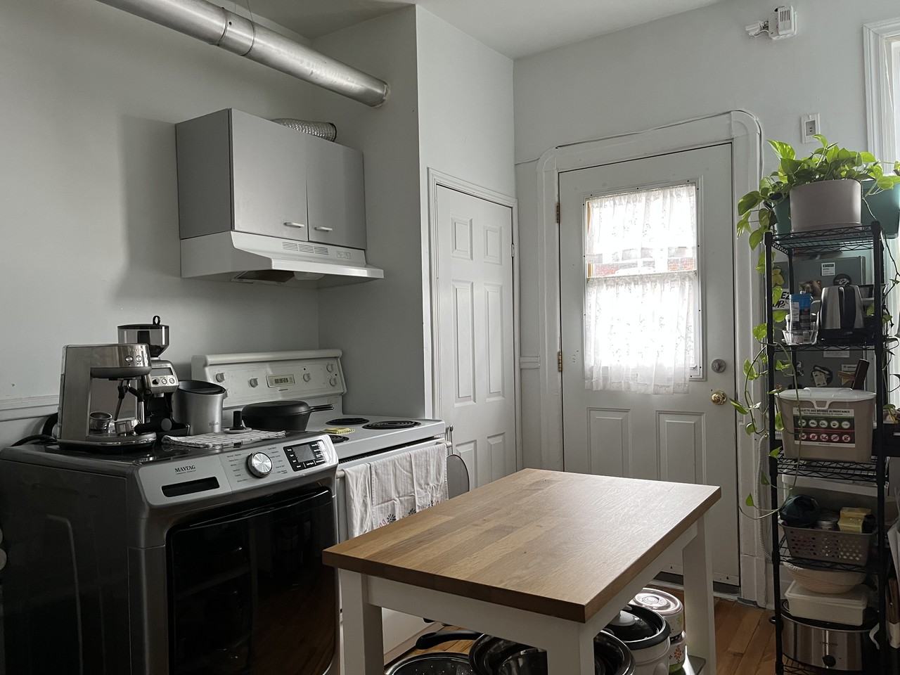 701 4e Avenue - Photo 3 of 10