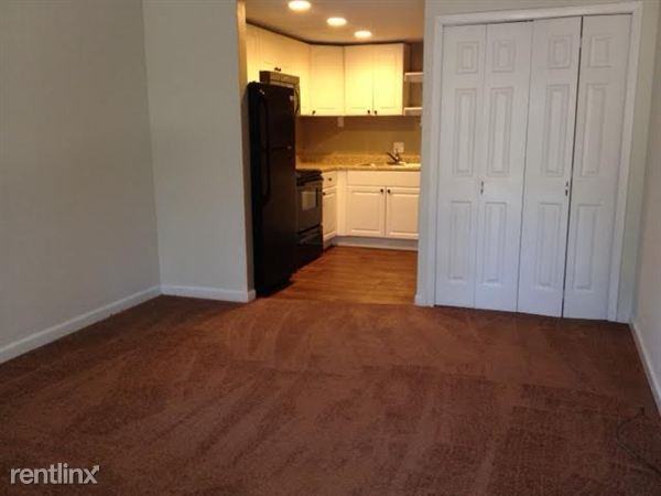 Essex Square - Photo 2 of 20