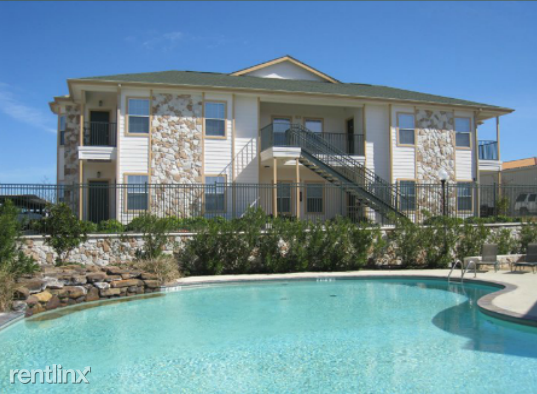 Highway 105 - Photo 2 of 10