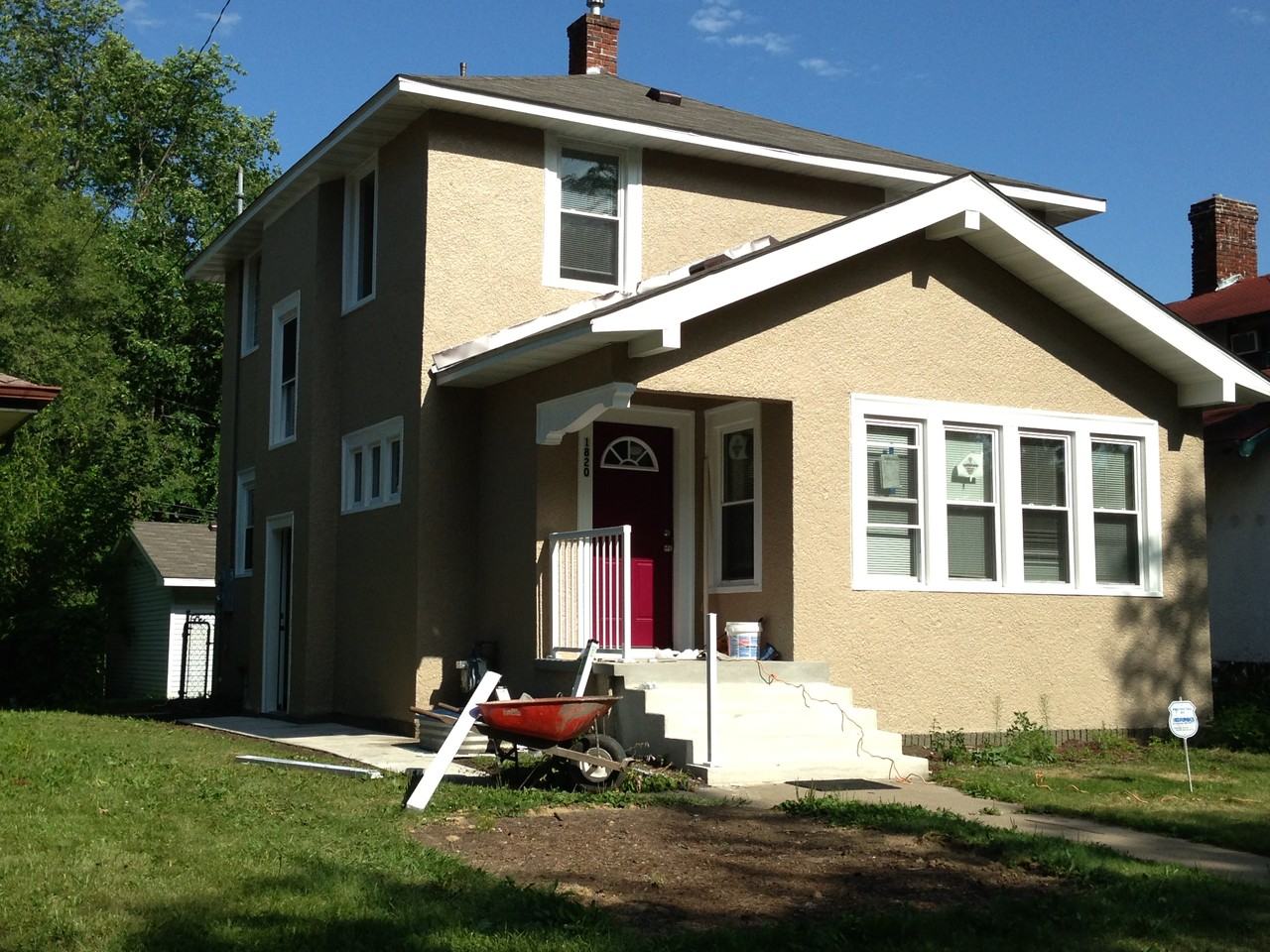 1820 Irving Ave N - Photo 2 of 14