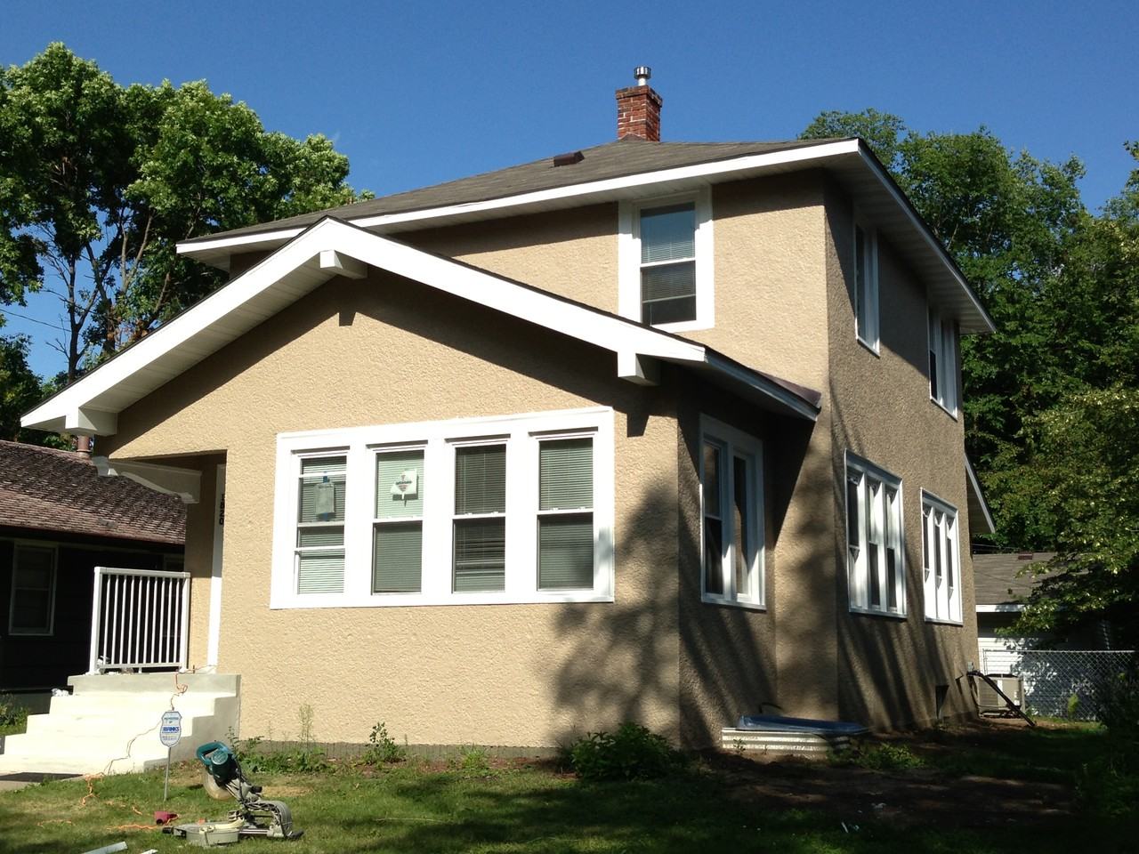1820 Irving Ave N - Photo 3 of 14