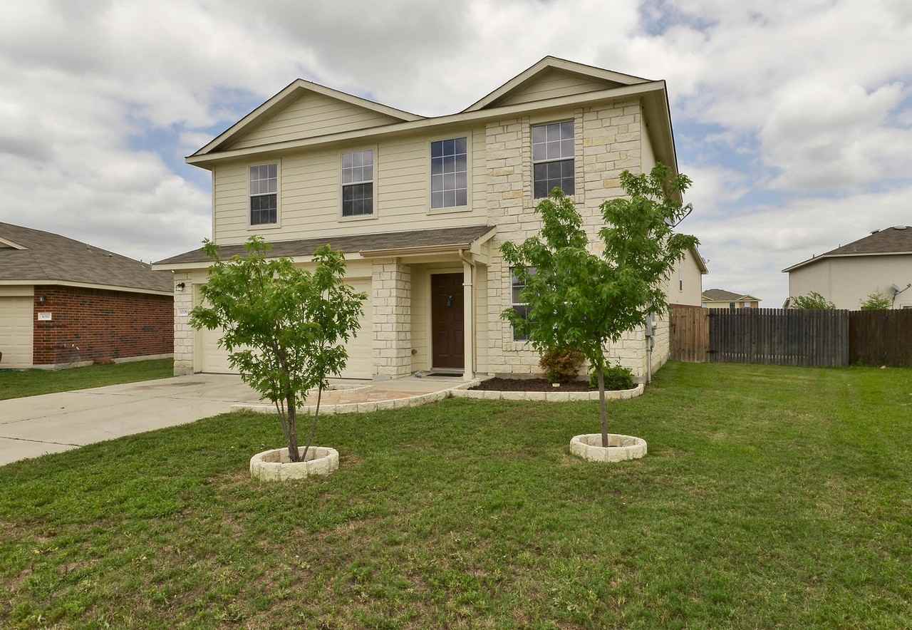 1006 Meandering Creek Cove - Photo 3 of 31