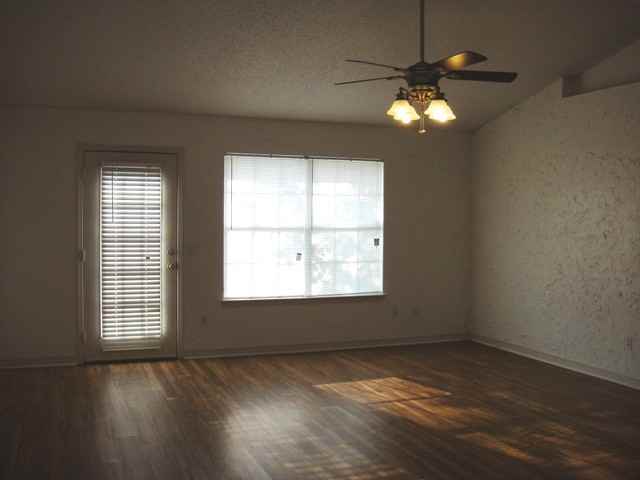 5308 Whitney Ct - Photo 3 of 18