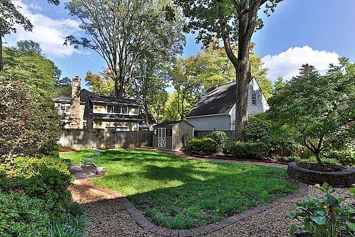 4402 Kensington Ave - Photo 2 of 16