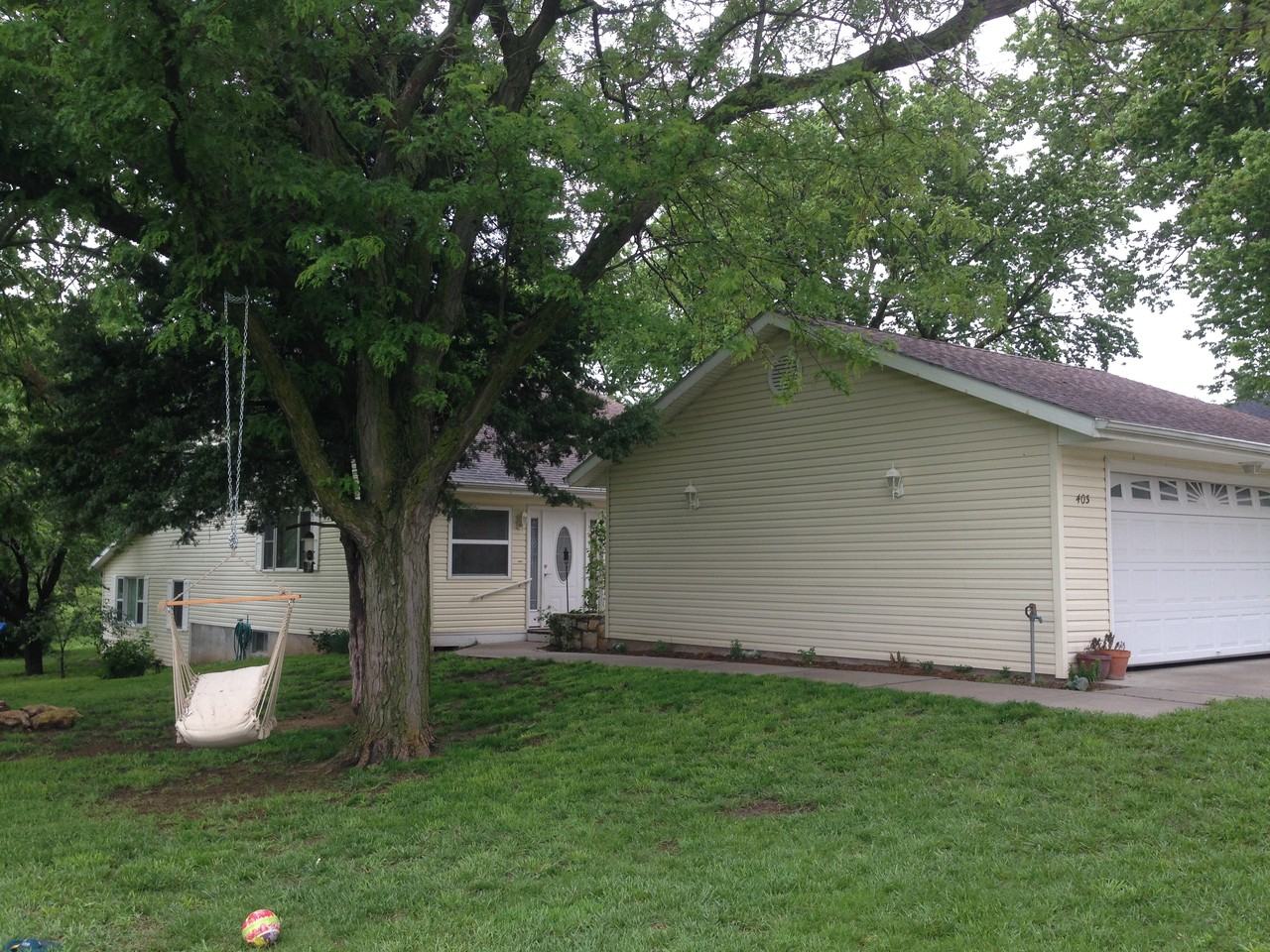 403 Birch St - Photo 2 of 23