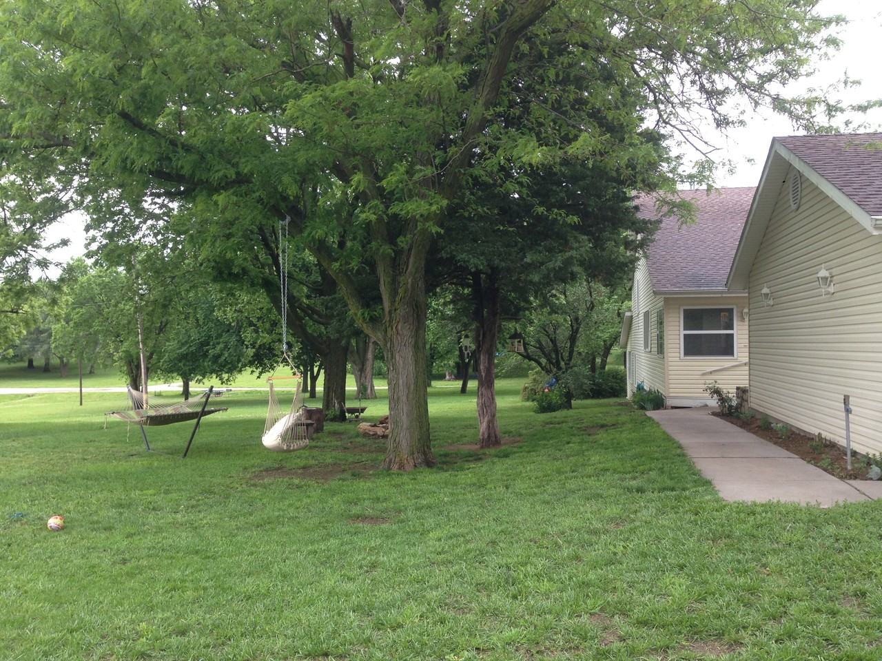 403 Birch St - Photo 3 of 23