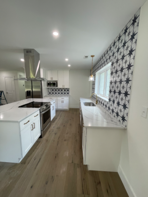 423 W Main St - Photo 5 of 19