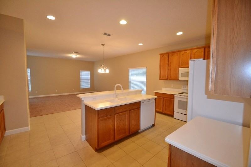 5054 Legacy Oaks Dr - Photo 2 of 11