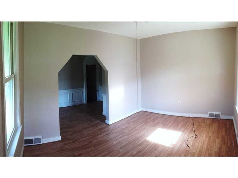1403 2nd Ave - Photo 3 of 11
