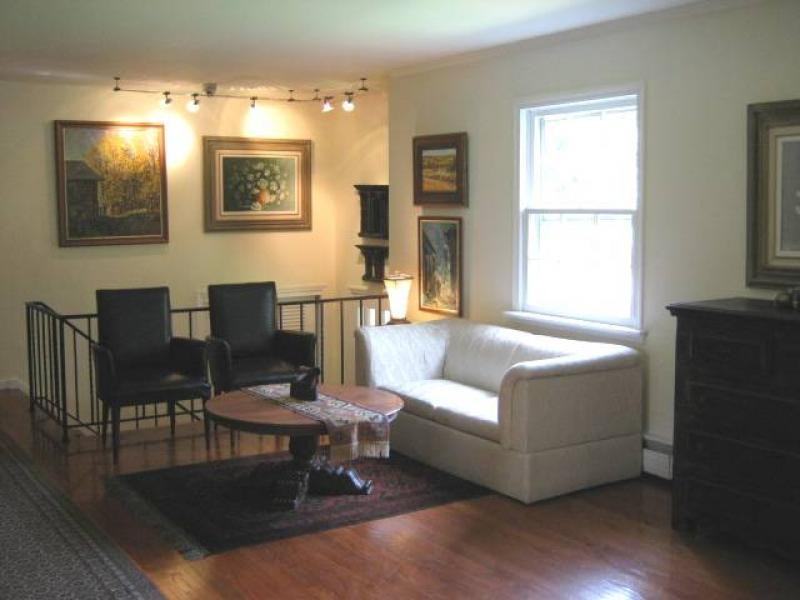 4 Jensen Ct - Photo 2 of 20