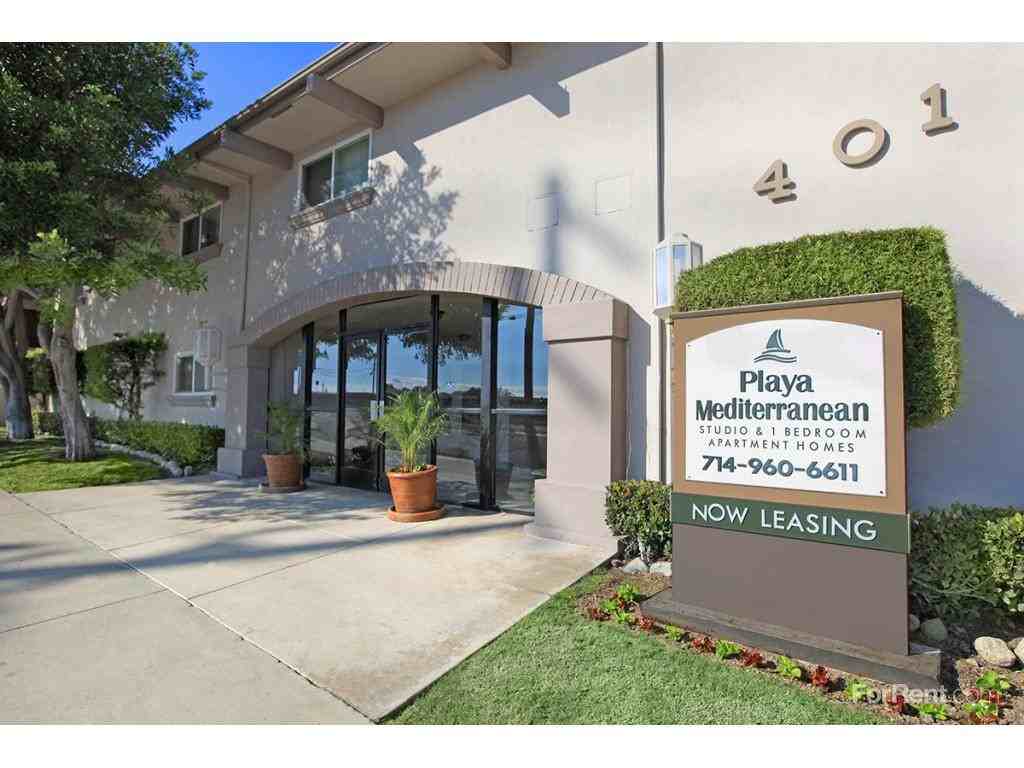 Playa Mediterranean Apartment Homes 401 Atlanta Ave, Huntington Beach